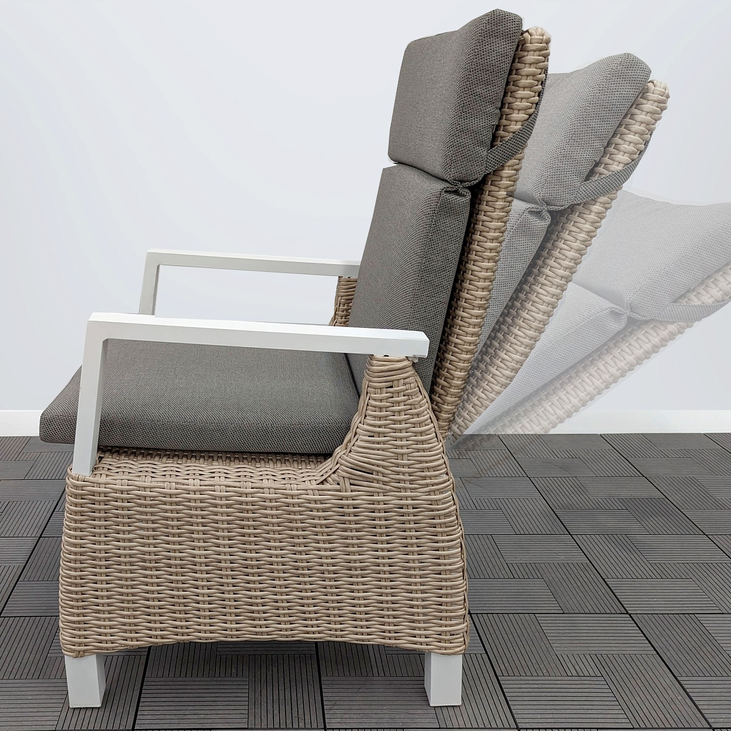 Кресло обеденное ЛИАНА с системой реклайн бежевое