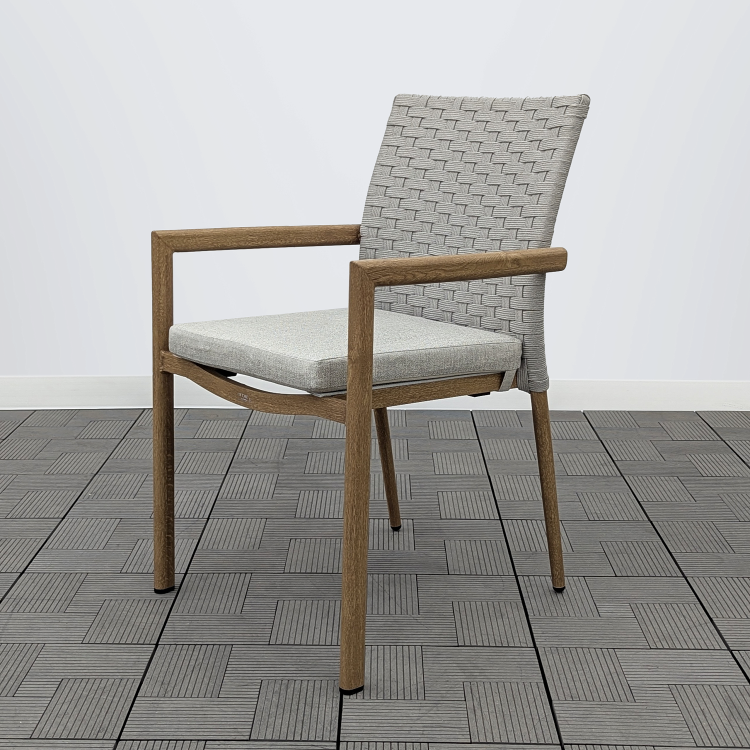 Кресло обеденное LOUNGE жгут св-серый каркас под дерево с подушкой ткань серая