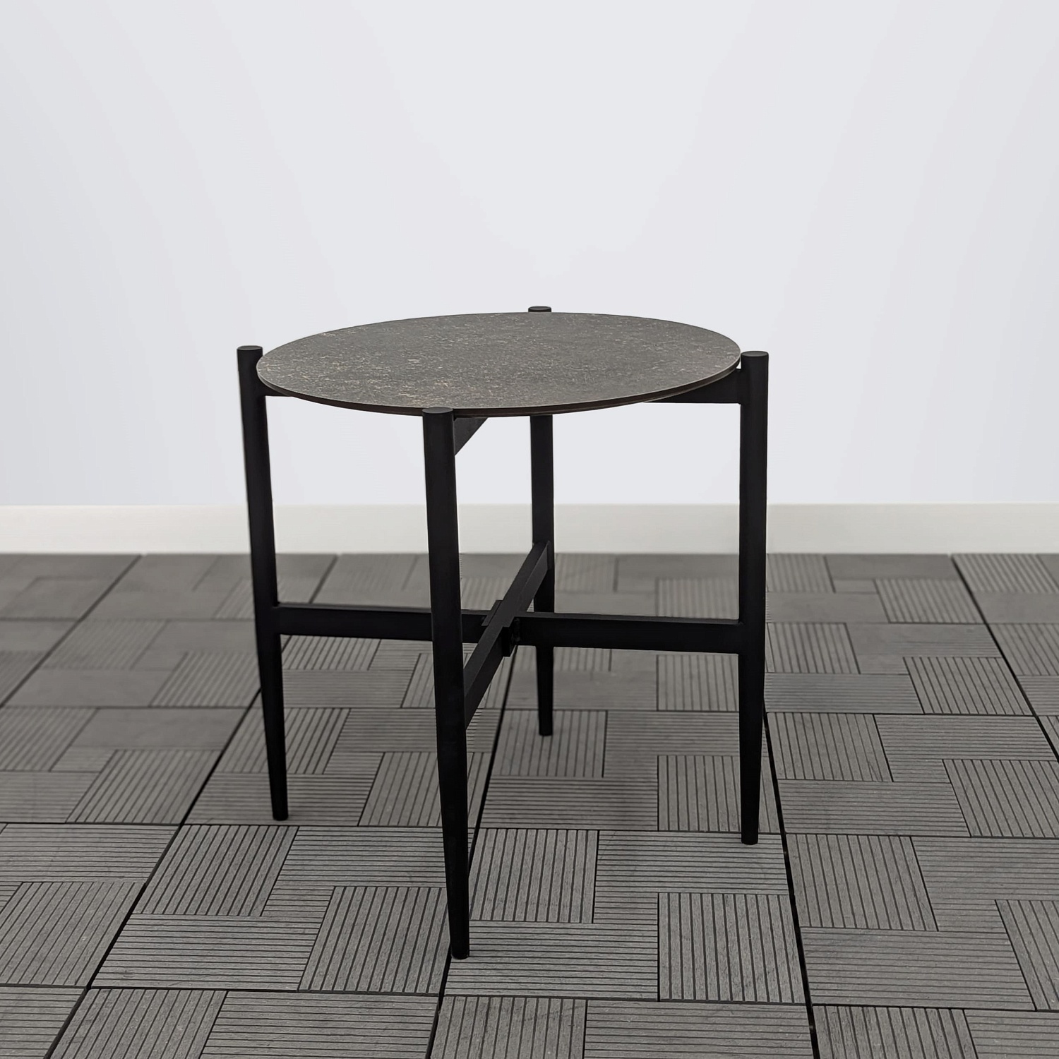 Стол кофейный КАРЕЛИЯ D-45 HPL Верона каркас 9005