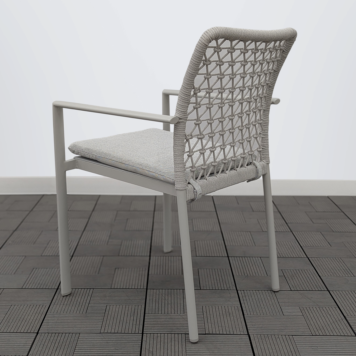 Кресло обеденное CLUB жгут св-серый каркас серый с подушкой ткань серая