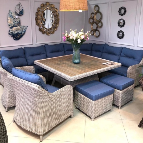 Комплект плетеной мебели РИО-ГРАНДЕ (комплектация: угл. диван, стол 145 см, 2 кресла, 2 пуфа) Комплект плетеной мебели РИО-ГРАНДЕ (комплектация: угл. диван, стол 145 см, 2 кресла, 2 пуфа)